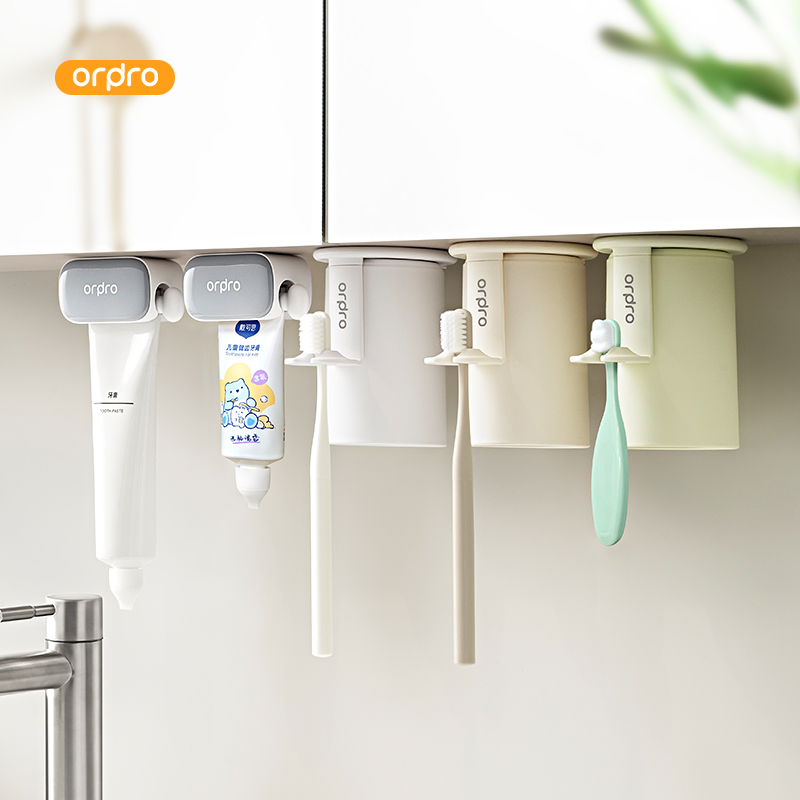 凡物上作磁吸式牙刷架挤牙膏器
