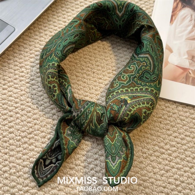 MIXMISS【2025年春新款】轻奢真丝羊毛小方巾绿U图腾双面双色领巾