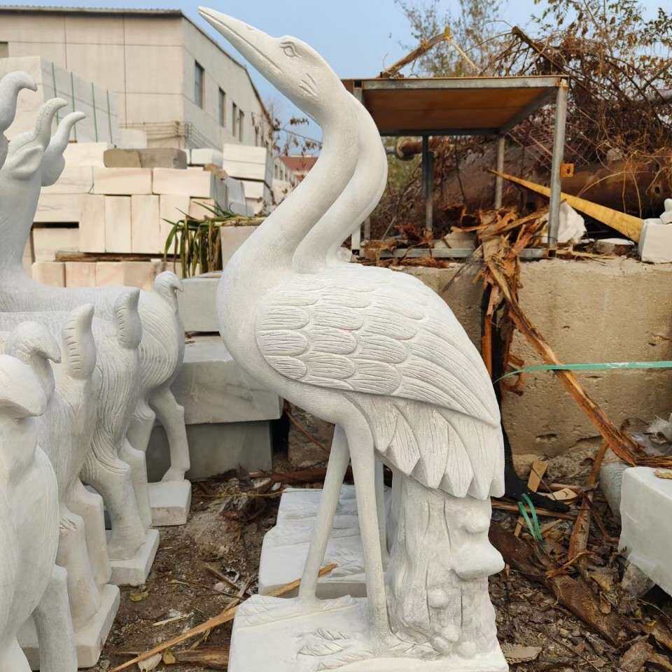 石雕仙鹤大理石汉白玉喷水动物雕塑仙鹤吐水摆件景观装饰厂家