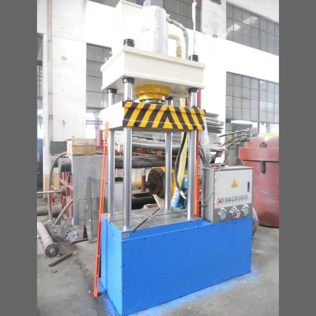 厂家供应50T100T160T200T一体式三梁四柱液压机数控立式锻压机