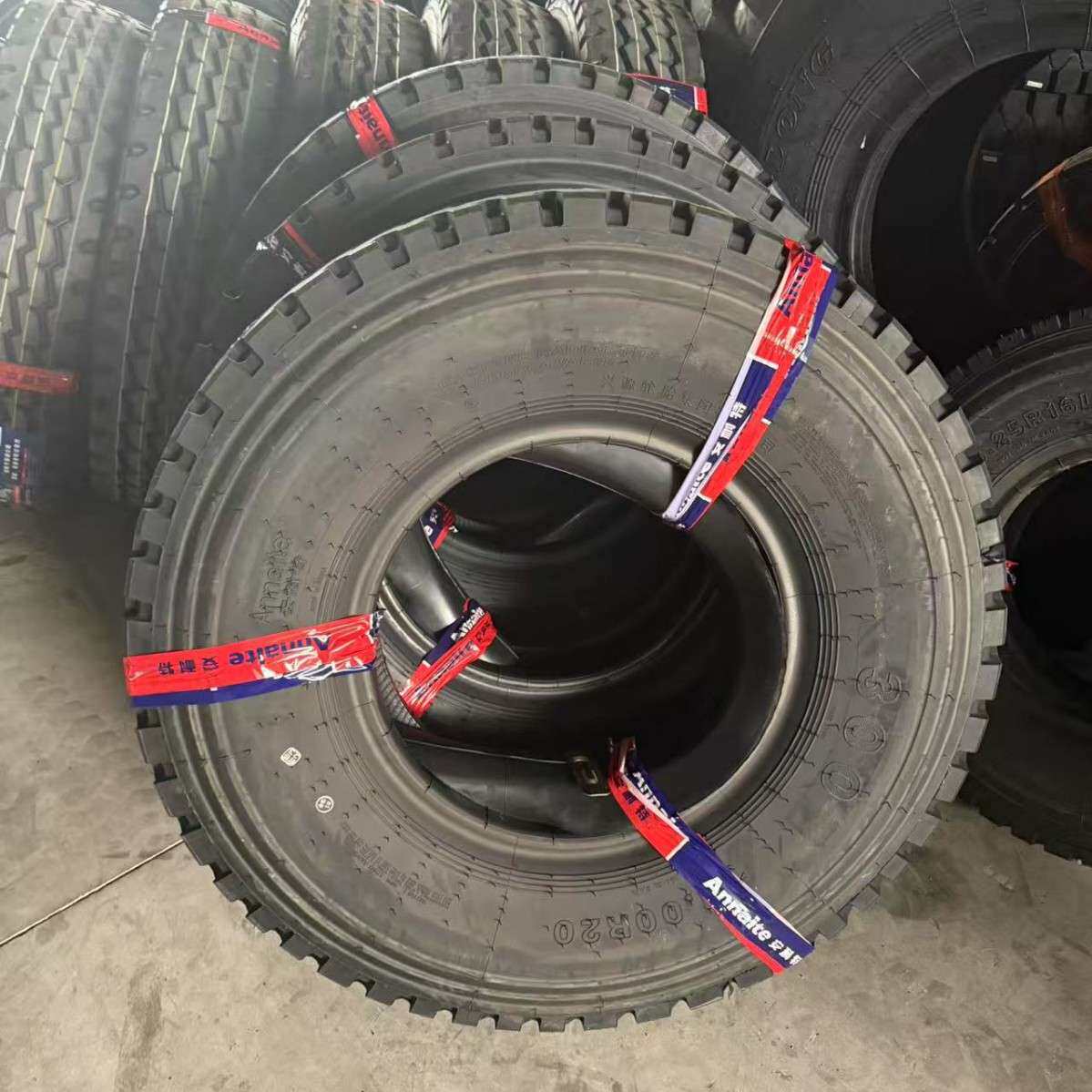 安耐特老三线300花纹10.00R20 11.00R20 12.00R20钢丝子午线轮胎