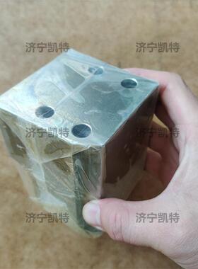 小松PC300/350/360-8挖掘机配件 208-62-71821/71820液压泵上块