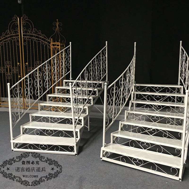 婚庆道具铁艺弧形楼梯 婚礼云梯婚庆场景布置婚庆金色凤尾楼梯