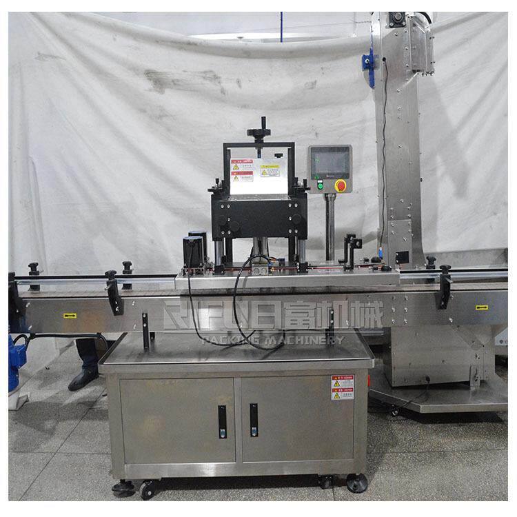 全自动四轮搓旋矿泉水旋盖机果汁旋盖机饮料锁盖机食用油旋盖