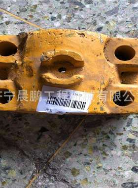 山推推土机160 220 320 NT855 SD22轴承盖154-30-11612配套配件