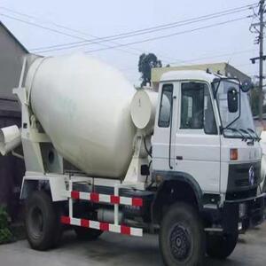 国三东风搅拌车水泥车 商砼水泥搅拌车 厂家济宁畅通达小型搅拌车