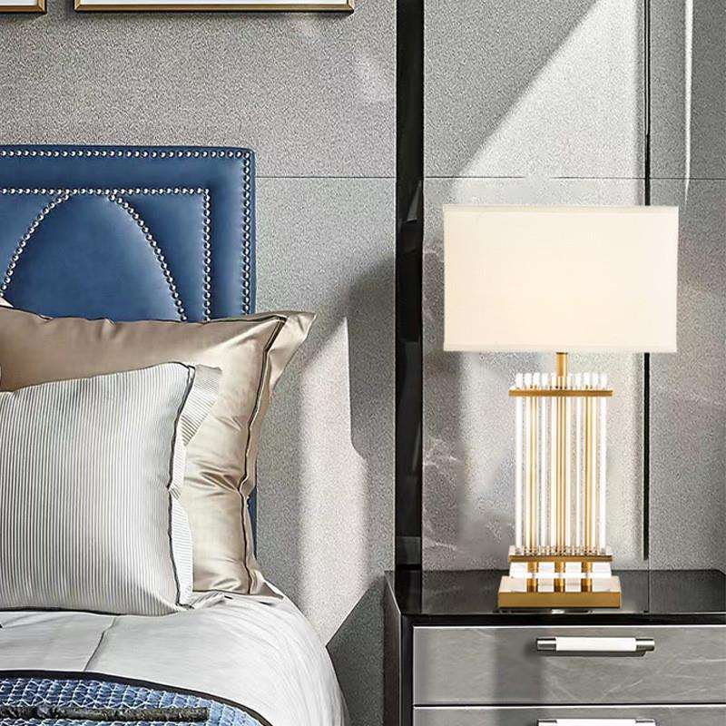 玻璃北欧简约台灯设计师卧室床头灯创意铁艺装饰高级台灯现代轻奢