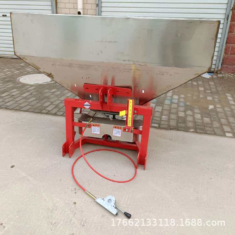 小四轮撒化肥机 科瑞生产农用悬挂颗粒肥机 600L复合肥抛洒机