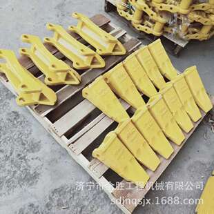 SD52推土机松土器齿尖185 00004