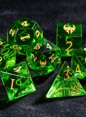 DND桌游骰子绿色玻璃带logo宝石骰子套装益智7面创意跑团游戏配件