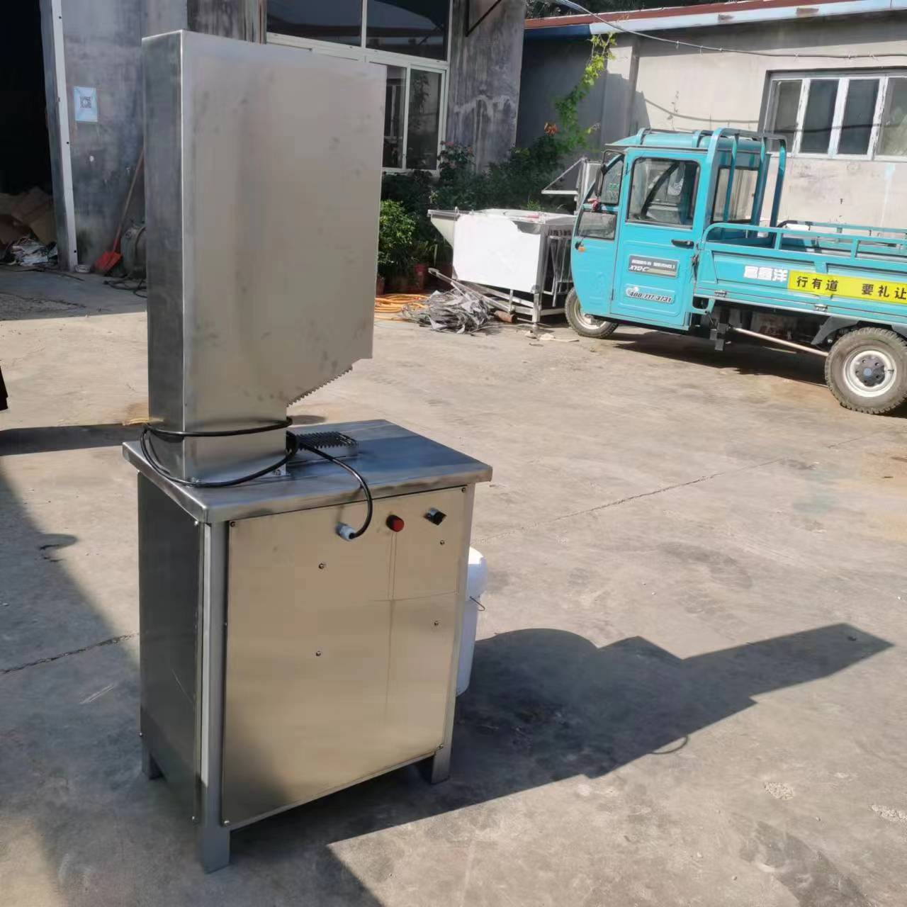 牛蹄去壳机去甲机 牛蹄脱壳机 牛蹄手持夹壳机厂家