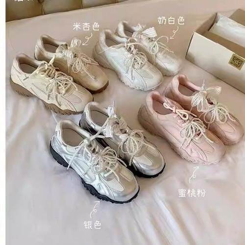 厚底小白鞋2025秋新款月牙底蕾丝珍珠带内增高休闲阿甘鞋女德训鞋