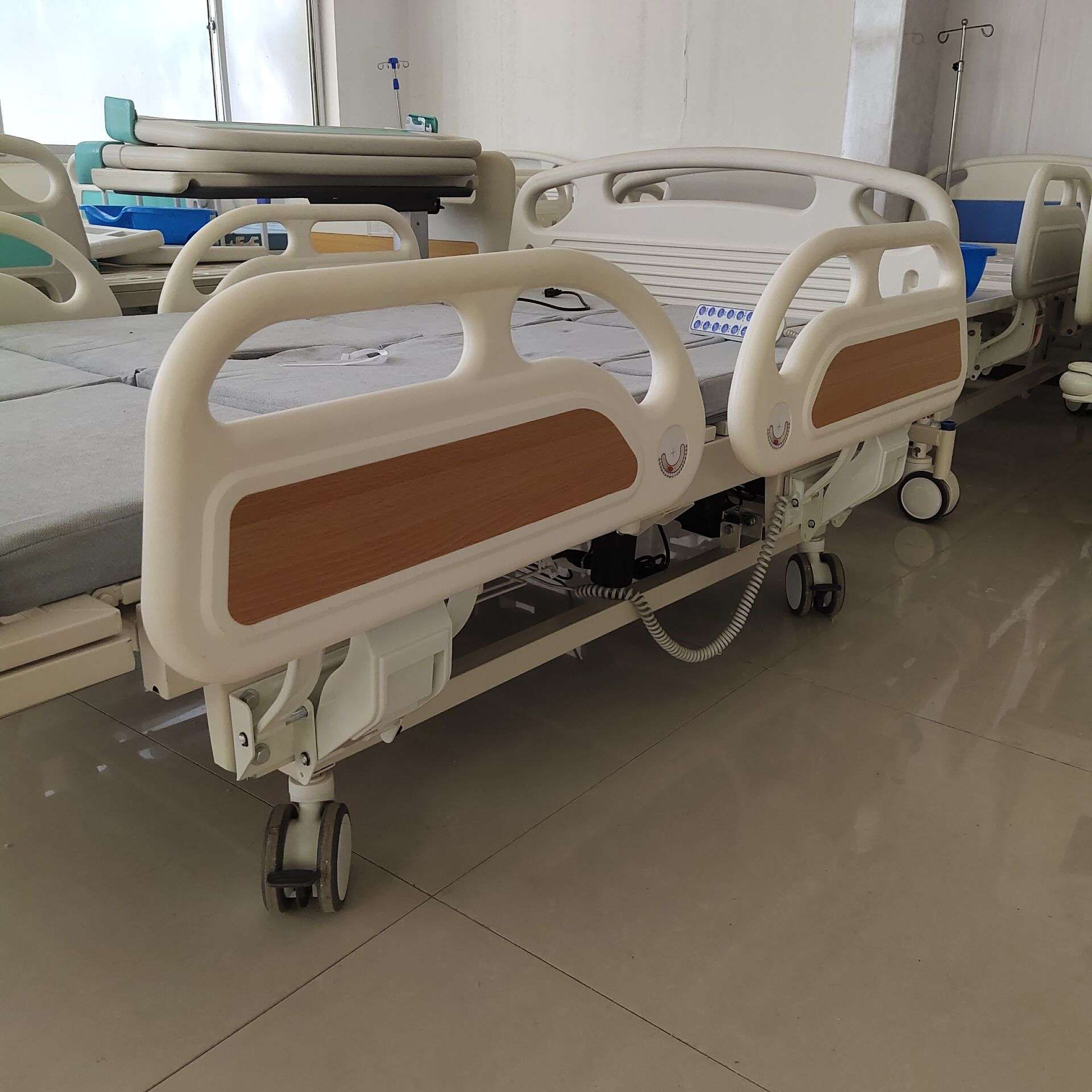 ABS四片分体护栏病床PP材质床护栏气动升降床栏护理床配件防护