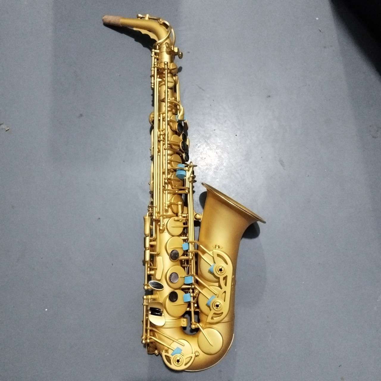 高级专业降E调中音萨克斯风乐器黄麻金乐器