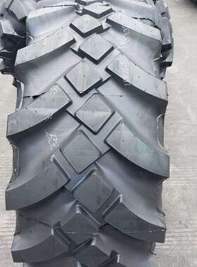 18R22.5修井机轮胎人字花纹钢丝真空工程机械轮胎