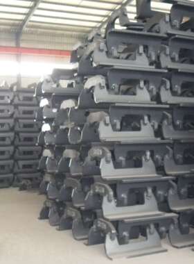 挖掘机底盘 机械配件 DH55护链器  挖掘机各机型护链架
