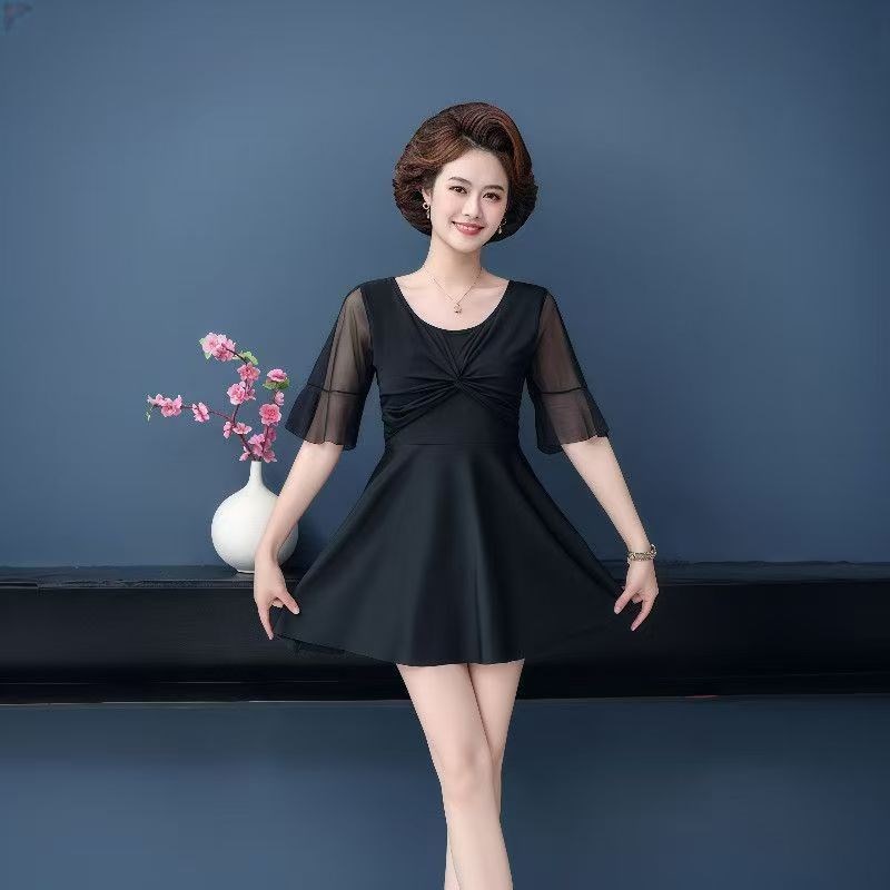 女士泳衣中老年妈妈款遮肚显瘦裙式分体保守宽松大码泡温泉游泳衣