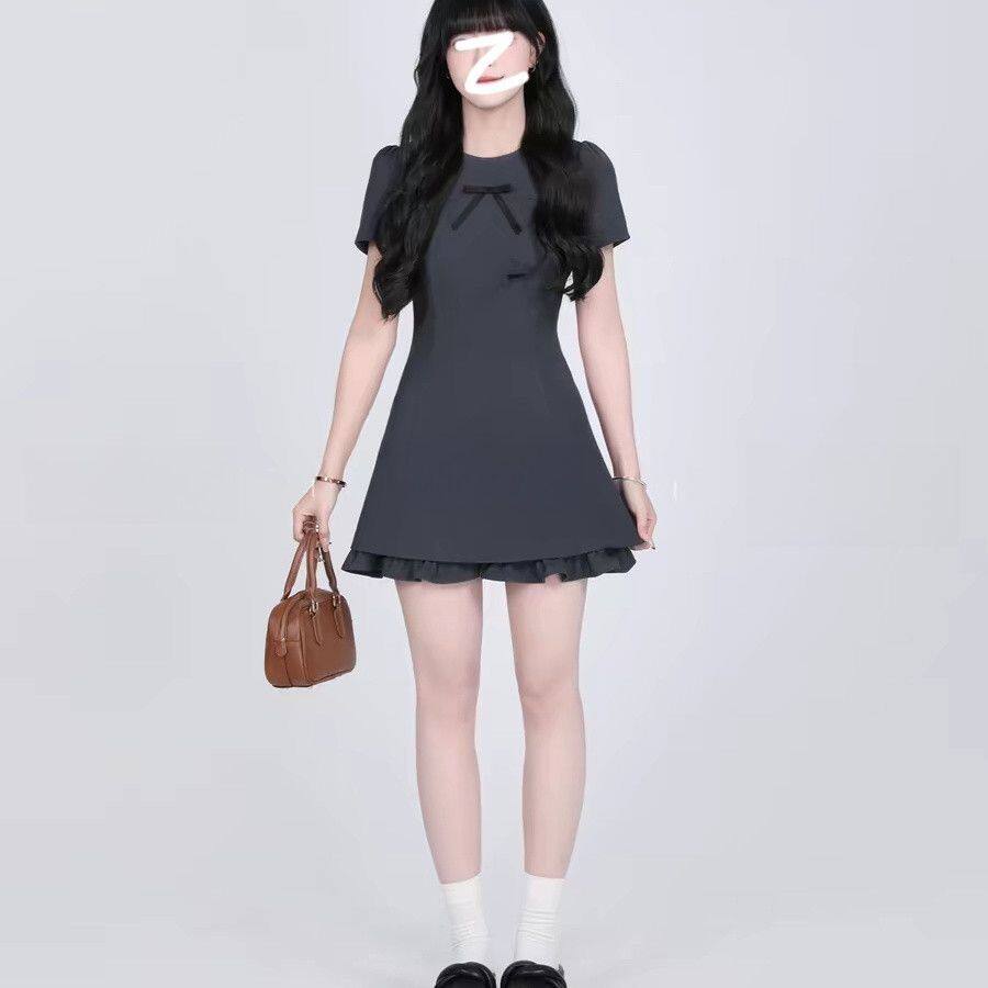 白色一字肩荷叶边长袖连衣裙女秋冬新款公主风宴会礼服蛋糕蓬蓬裙