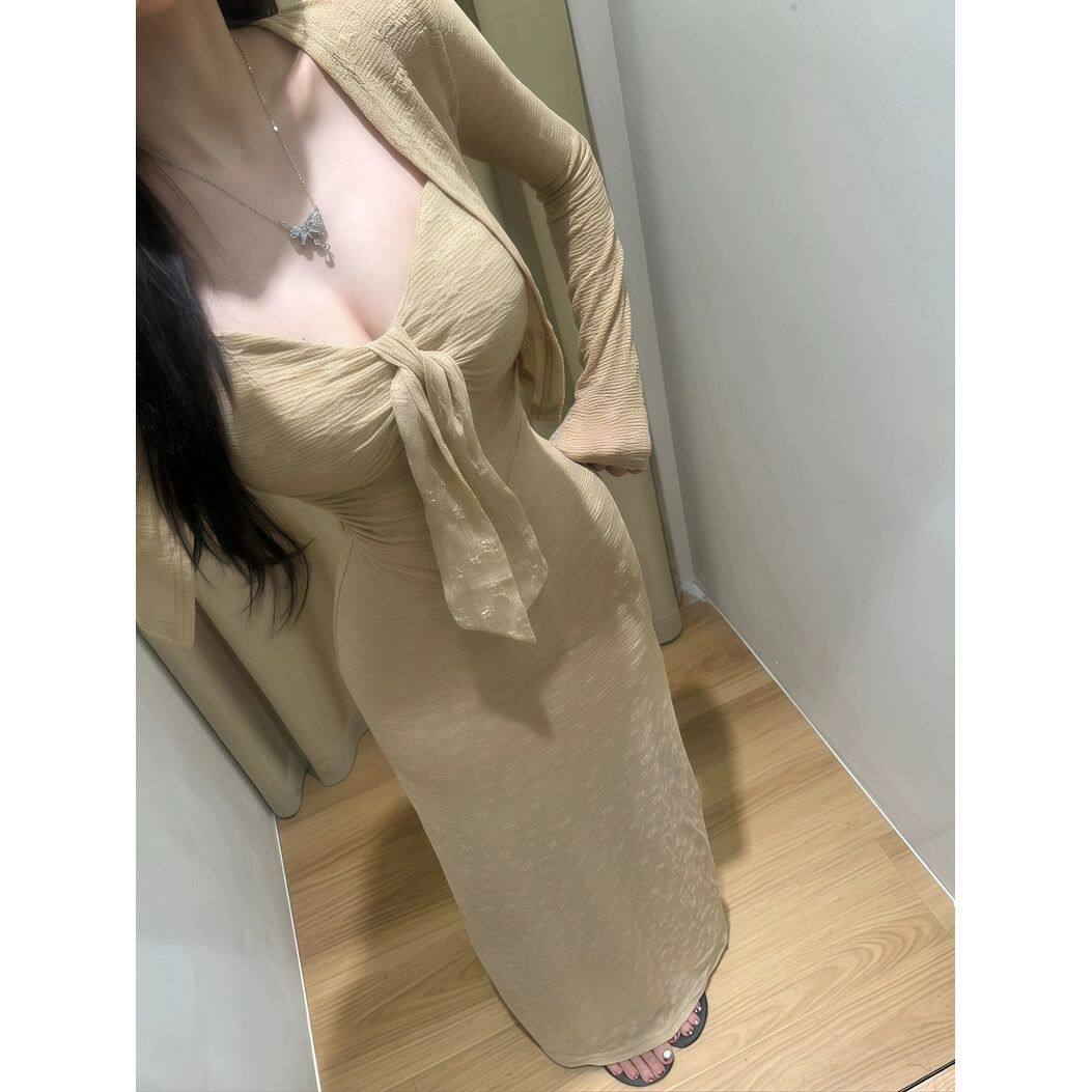 纯欲风辣妹带胸垫吊带连衣裙女秋季新款修身显瘦长裙长袖开衫