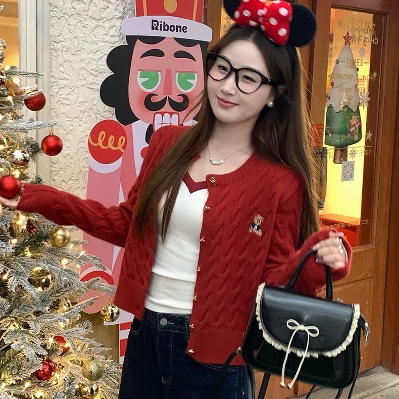 红色小熊刺绣麻花长袖圆领开衫针织外套女装2025新款毛衣开春上衣