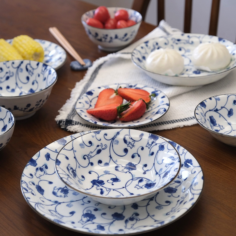 千代源日本进口白磁舞猫唐草陶瓷釉下彩家用日式青花盘子深盘圆盘