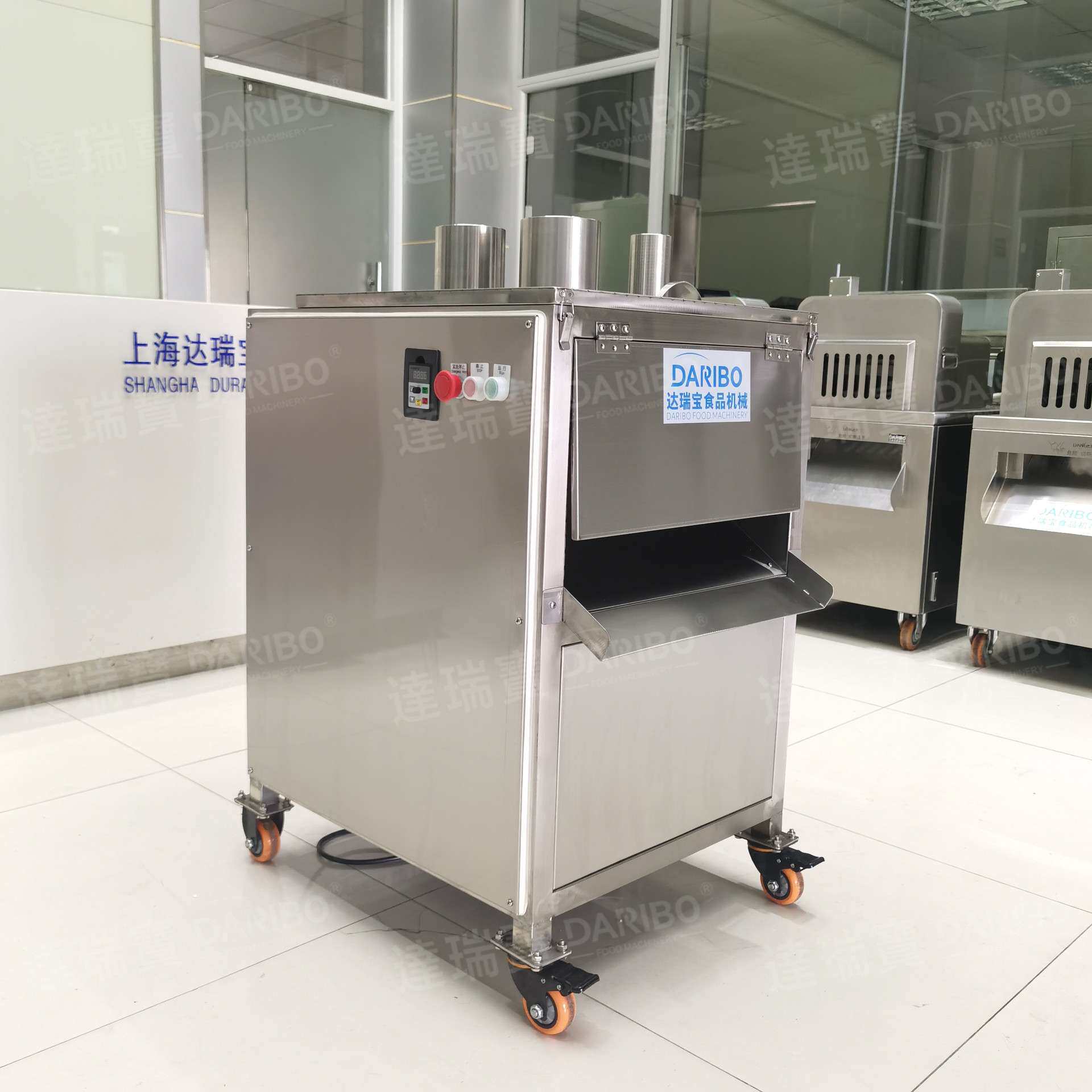 地瓜土豆快速切片机 全自动胡萝卜切丁机 芹菜切段机视频