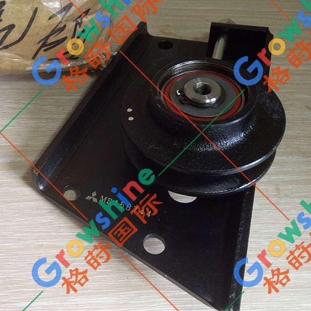 原装发动机维修6D24水泵张紧轮ME158744、ME158-744