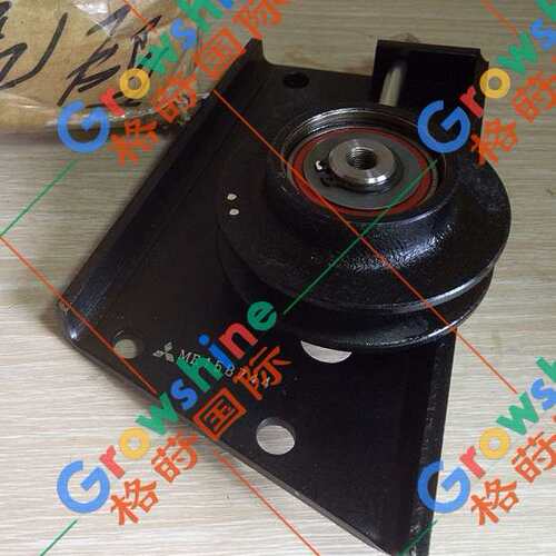 原装发动机维修6D24水泵张紧轮ME158744、ME158-744