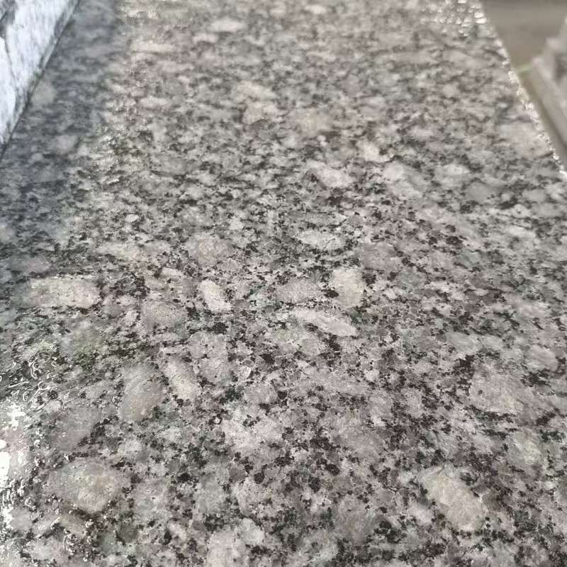 花岗岩石材云冰兰灰色系路沿石机切面光面火烧板地铺路缘石厂家