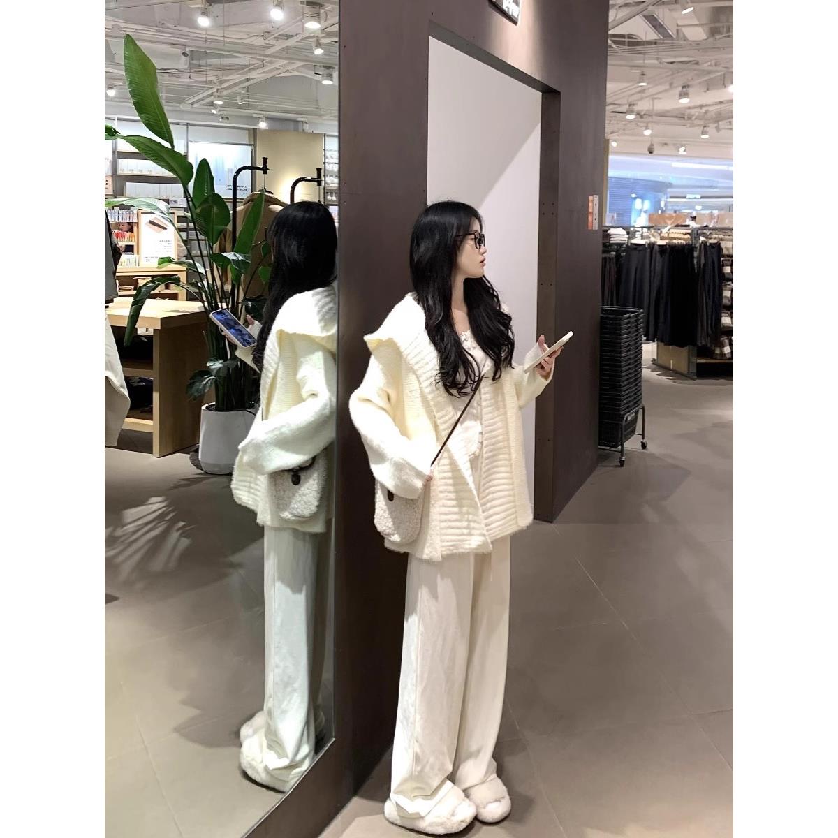 温柔风白色连帽翻领毛衣外套女秋冬季慵懒风小个子中长款针织开衫