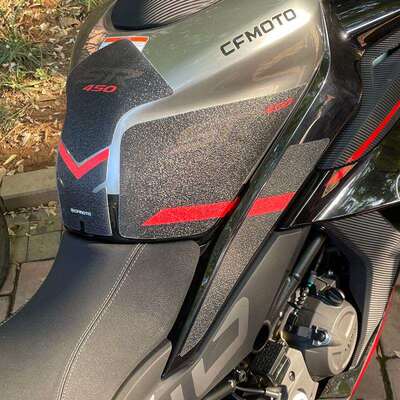 适用春风450SR防磨防滑油箱贴鱼骨贴保护贴纸装饰拉花版画CFMOTO