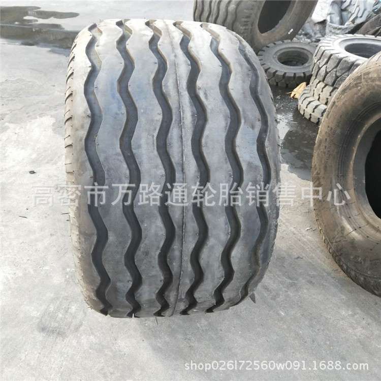 河南风神牌水曲顺花纹卡车轮胎18-20轮胎20-20轮胎沙漠运输车
