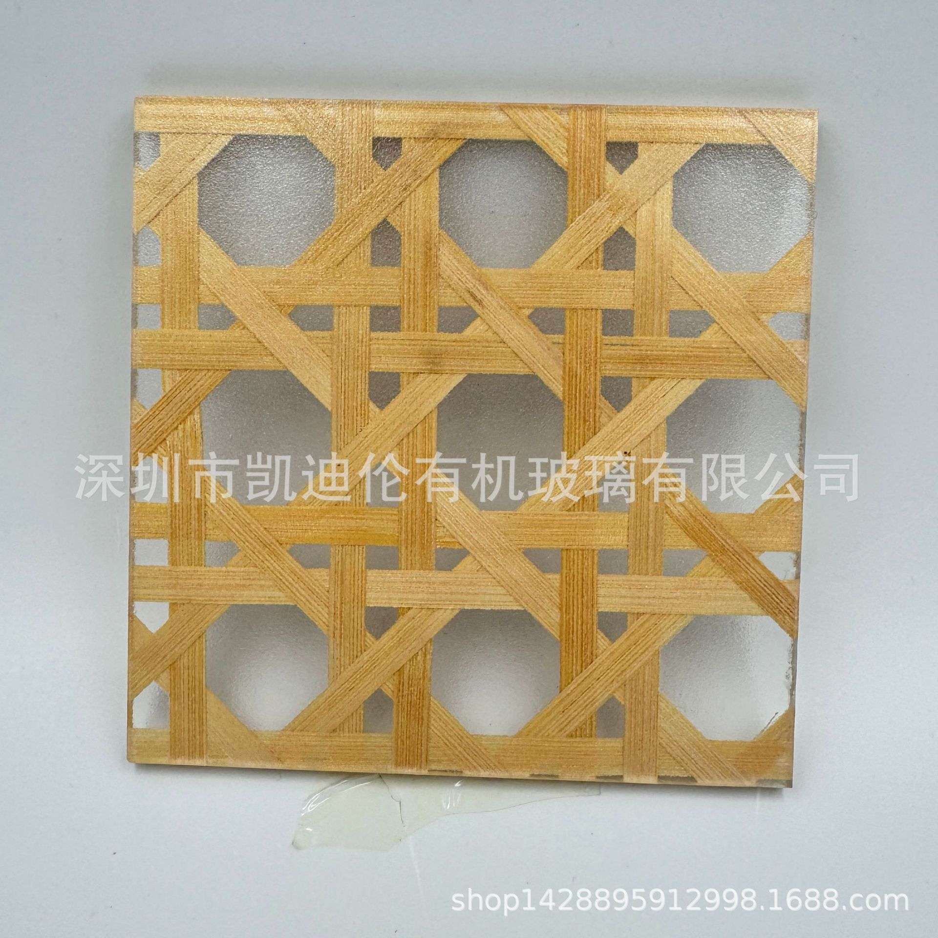 六角米镂空竹编亚克力板树脂板酒店装饰吊顶隔断藤编田园风隔断图片