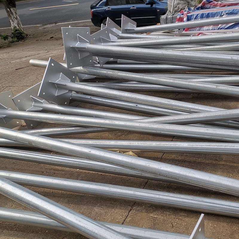 交通标志牌用立杆镀锌钢管太阳能爆闪灯广角镜立柱镀锌管标志杆