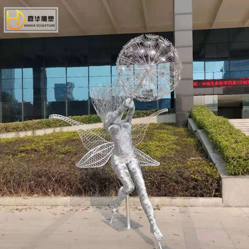 创意不锈钢镂空抽象人物金属雕塑大型城市园林公园落地装饰摆件