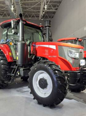 东方红LMA2004农用四驱柴油轮式旋耕施肥耕地机械​出口拖拉机