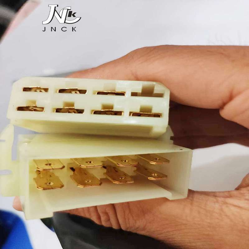 卡车配件跨境适用斯太尔王组合开关 WG9130583017