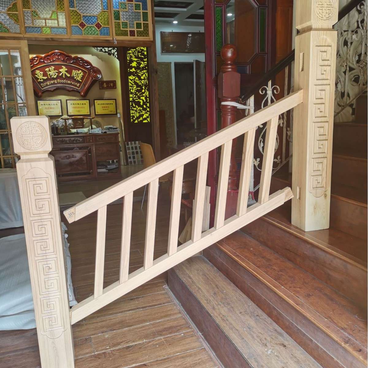 工厂室内实木白蜡木楼梯扶手栏杆立柱木质护栏烤漆橡胶木榉木跨境