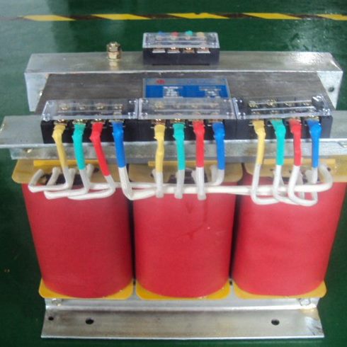 降压A或VV变压器38三相变压器出口0带壳0-S变20相220V6G三KV