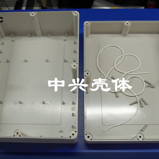 开关盒11    ：240仪表*0*100塑料防水盒密封盒F壳 机箱32X Z