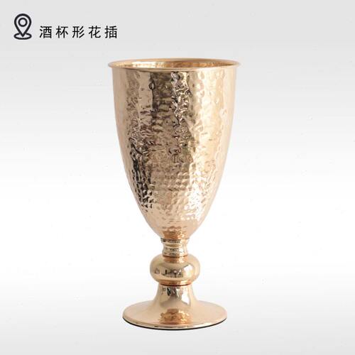 样板房间客厅玄关软装饰品轻奢金色中古酒杯干花花瓶柜台花插摆件