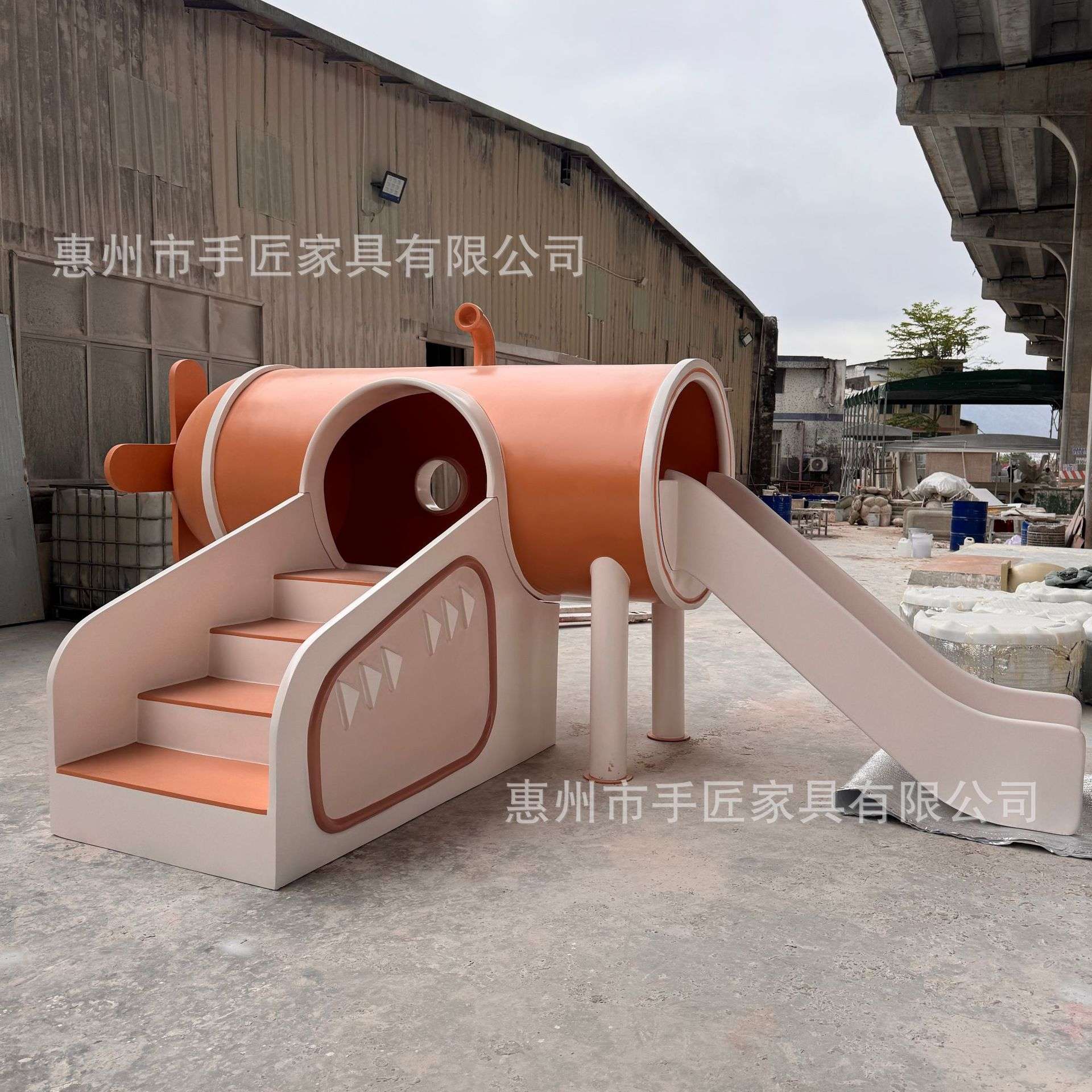 开业美陈架空层商场酒店儿童玻璃钢组合滑梯游乐设施美化空间雕塑