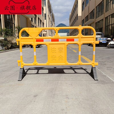 胶马护栏施工隔离围栏 道路抢修PVC护栏PE胶马护栏全料施工隔离栏