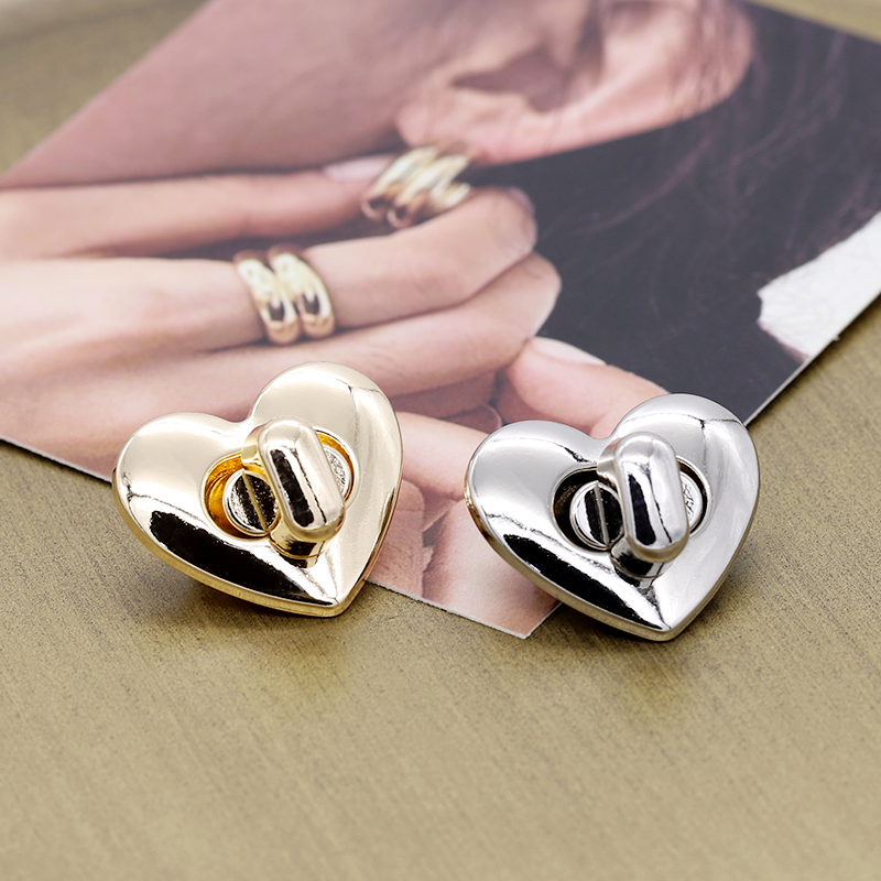 金属爱心锁扣五金箱包拧女大衣风衣外套拧扣装饰扣子W手工安装搭