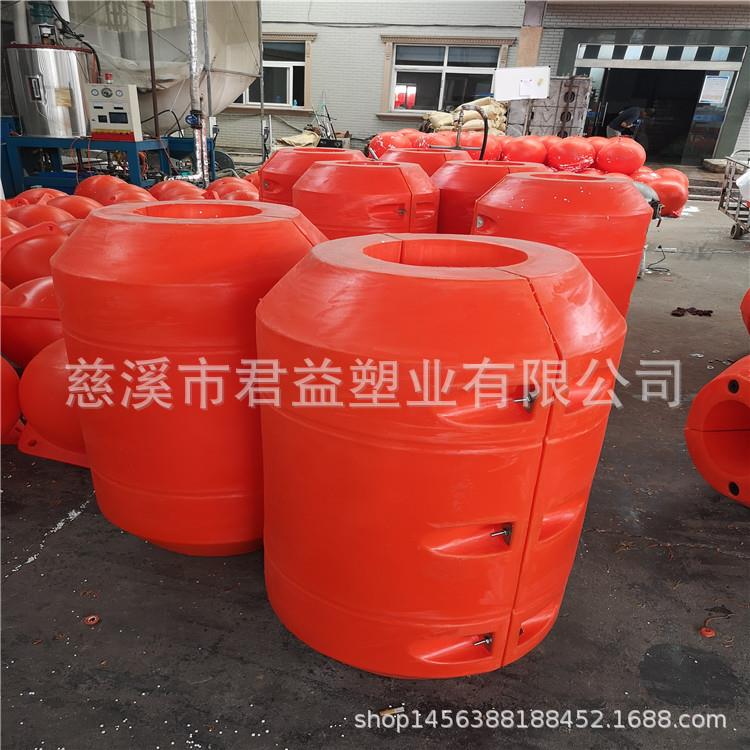 海洋夹管线红色浮体 聚乙烯管道浮筒直径700长度1200孔300