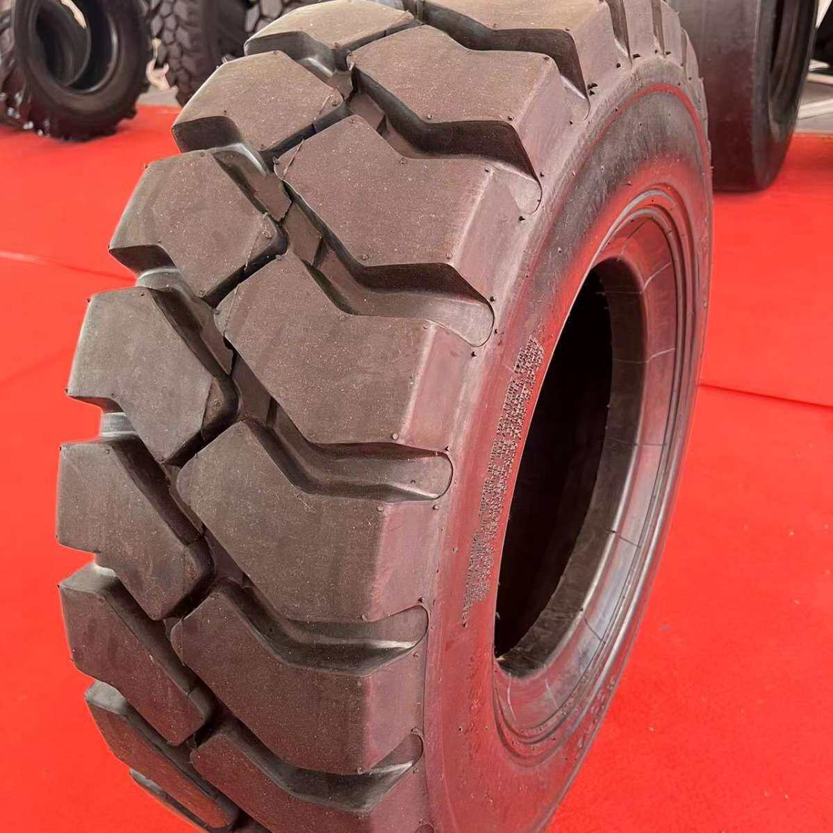 300-15叉车充气轮胎耐磨耐刺扎工业车辆 实心胎工程机械叉车胎