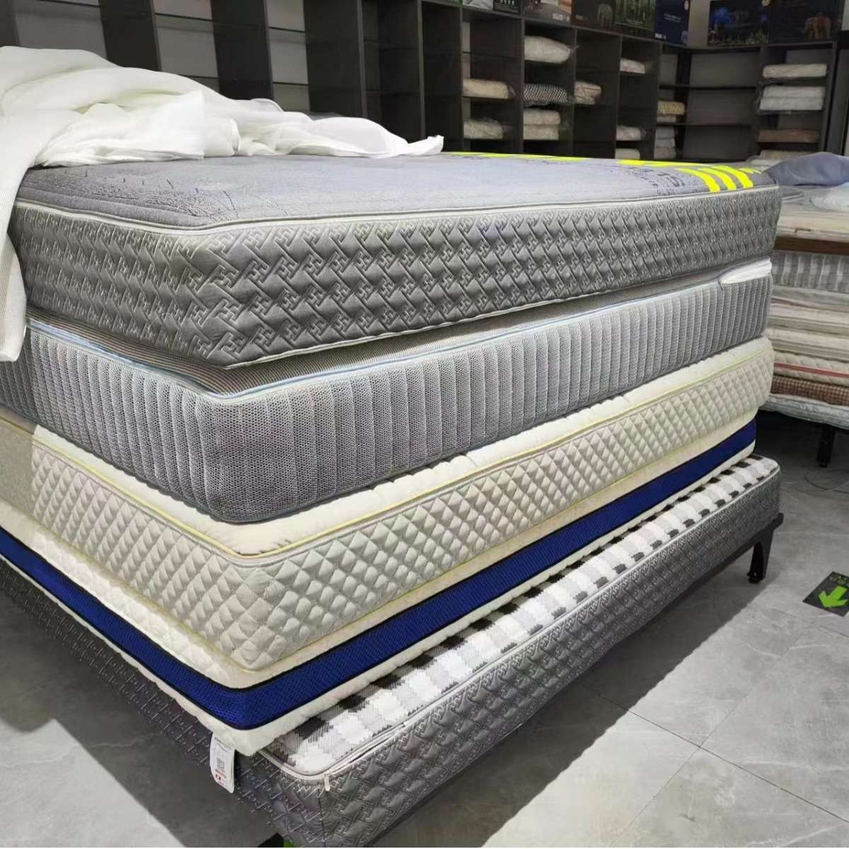 乳胶床垫软垫酒店家用榻榻米垫子记忆棉1.5租房专用2米海绵床褥