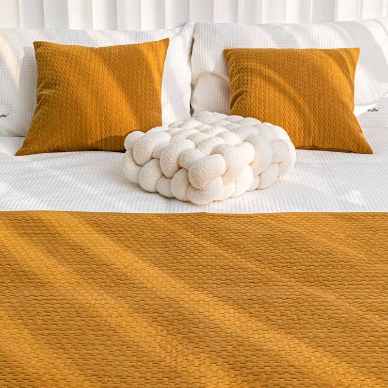 现代简约样板房床品黄色压花床旗抱枕组合酒店民宿床尾巾搭毯靠枕