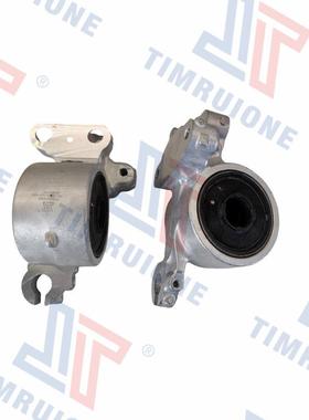 CRV-17款前下臂 大胶套总成 燃油版 铝 原厂芯 L 51396-TLA-A01