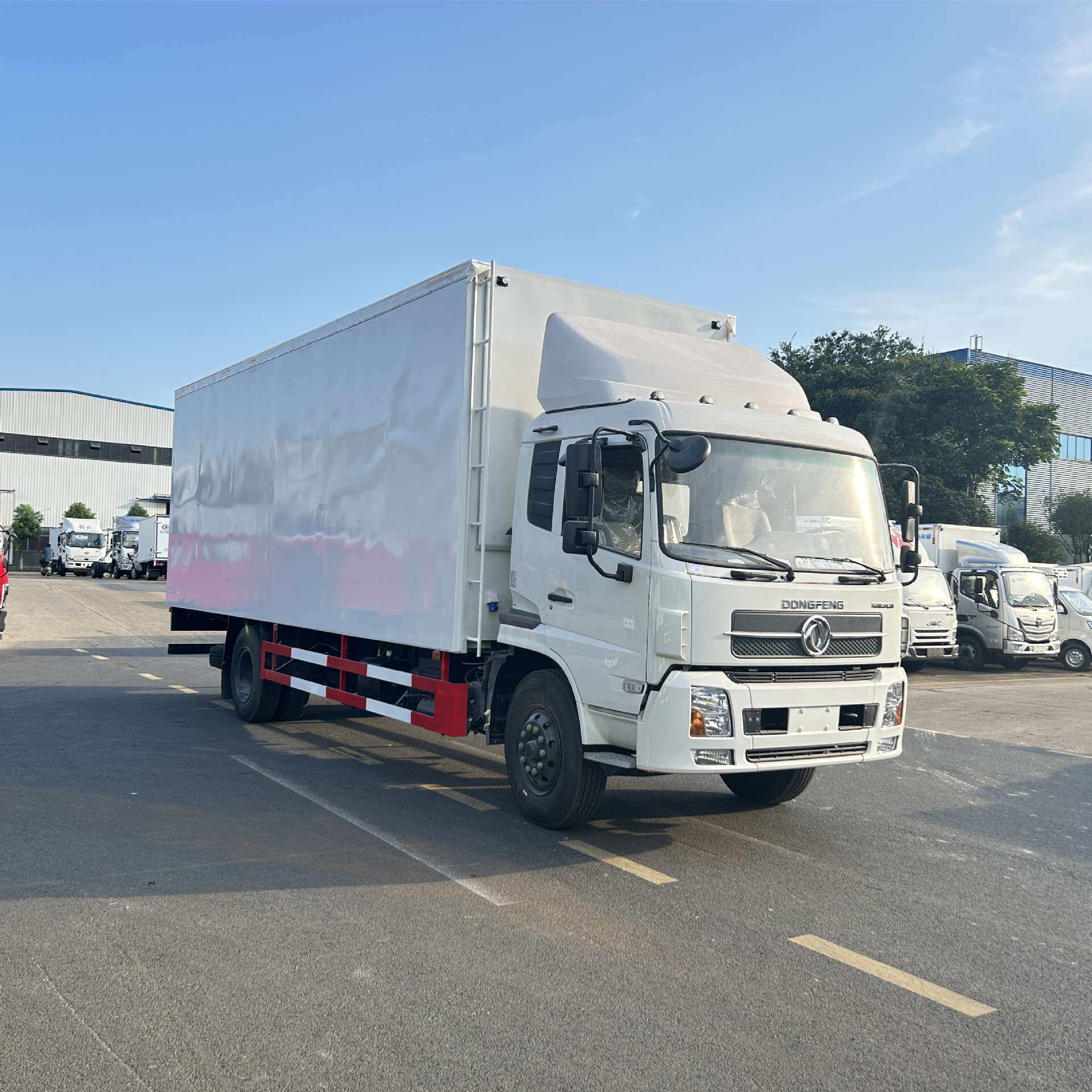 东风9.6米移动舞台车 屏幕清晰色彩亮丽 户外活动演出路演车